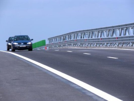 Reţinut pentru că a sustras stâlpi din gardul de protecţie al autostrăzii A2